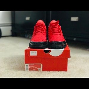 Air Max plus university red